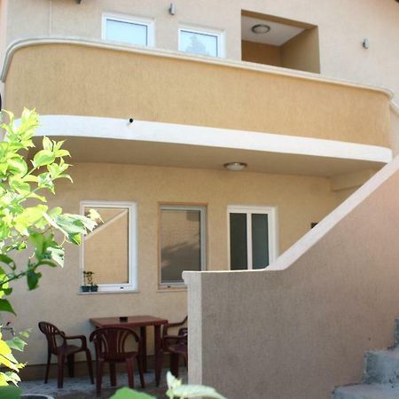 Apartments Emerald Ulcinj Bagian luar foto