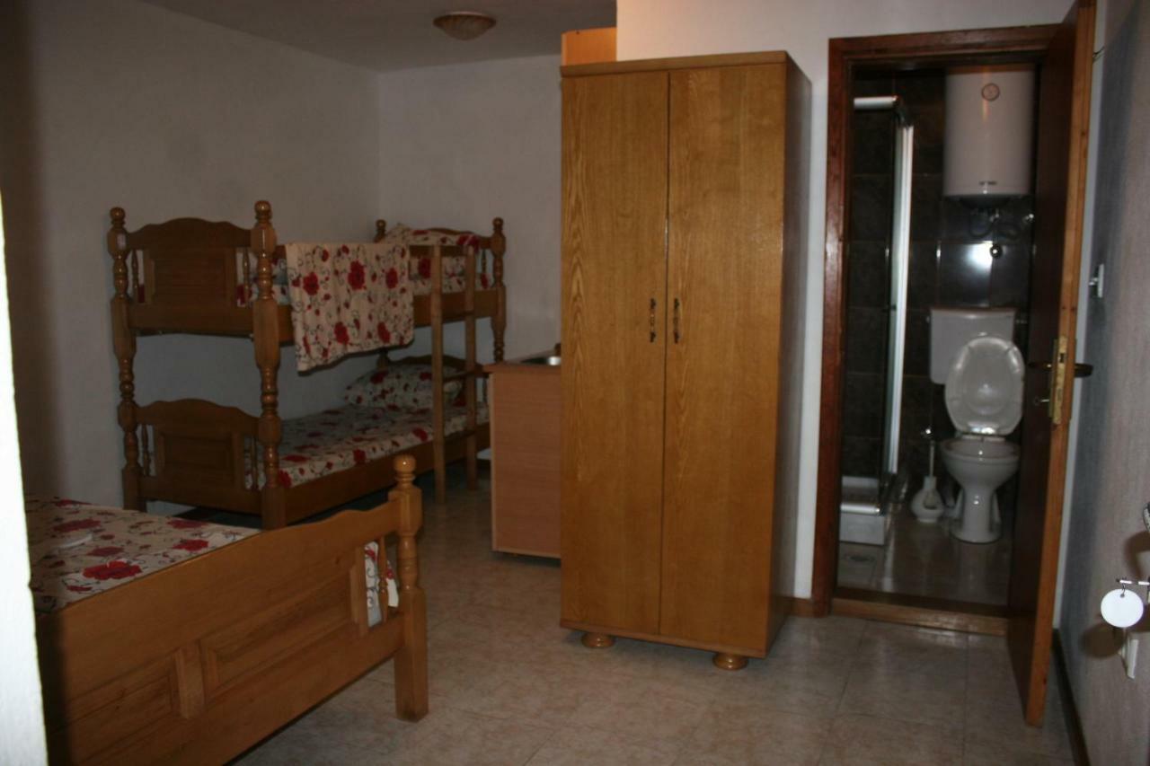 Apartments Emerald Ulcinj Bagian luar foto